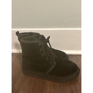 UGG Neumel Black High Side Zip Lace Front Soft Sherpa Lined Ankle Boot Womens 5